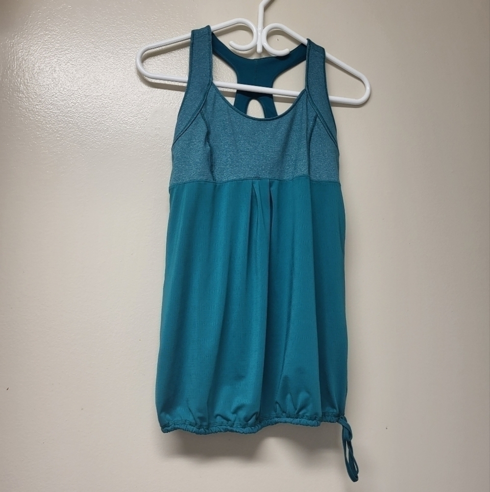 Old navy  active tank in color green and size SP